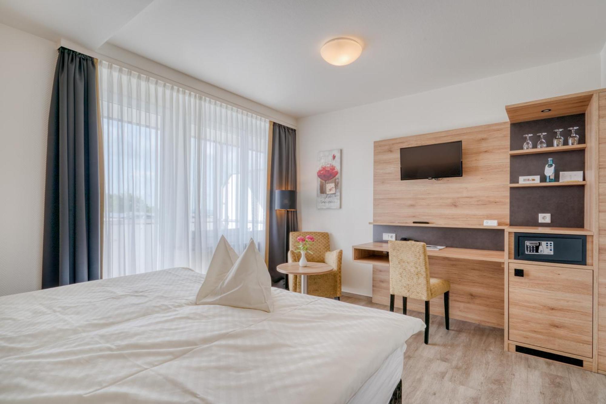 Hotel Wiehen-Therme Hullhorst Ngoại thất bức ảnh